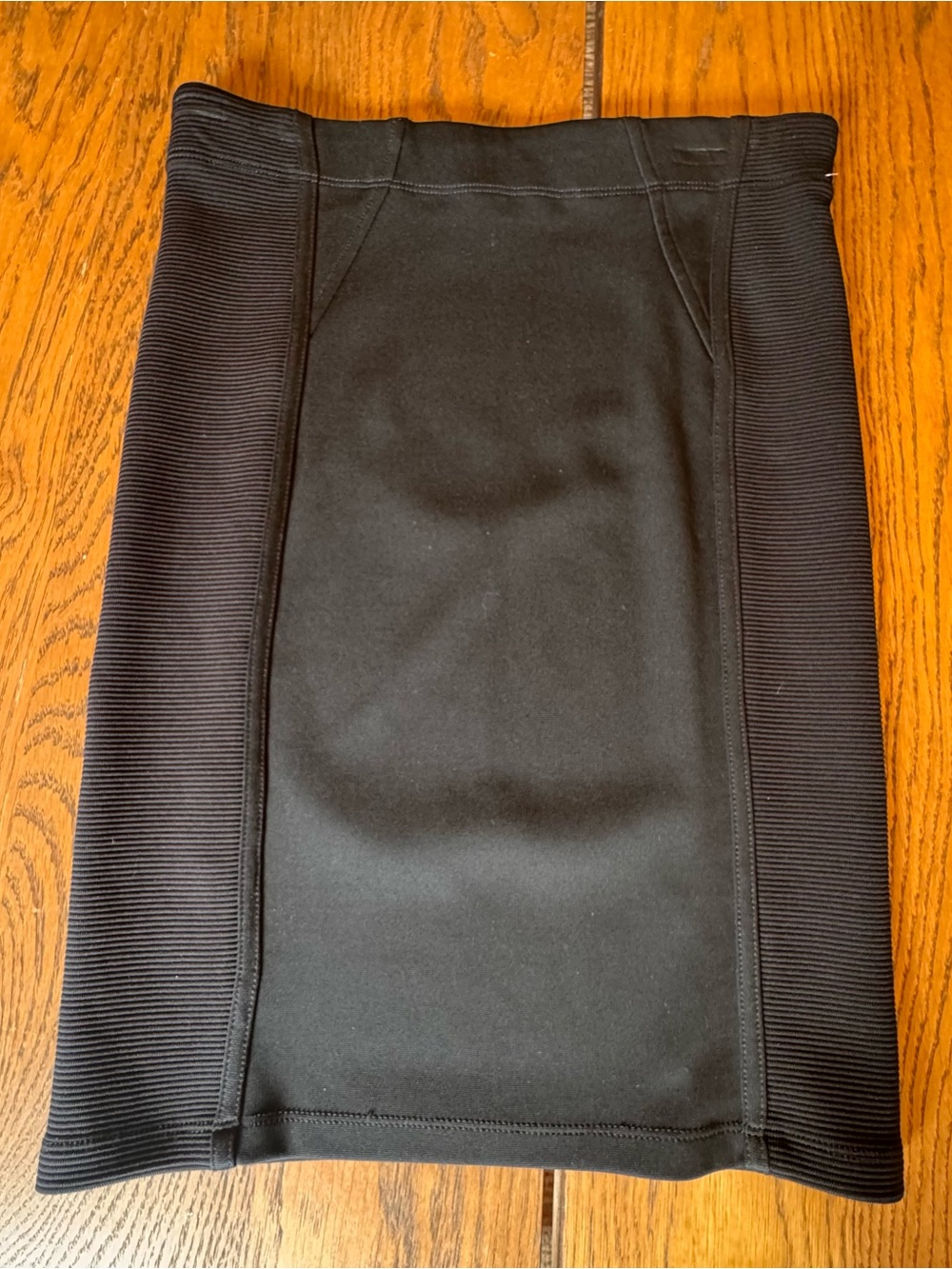 BCBGMAXAZRIA black bandage pencil skirt featuring ribbed knit side panels A line